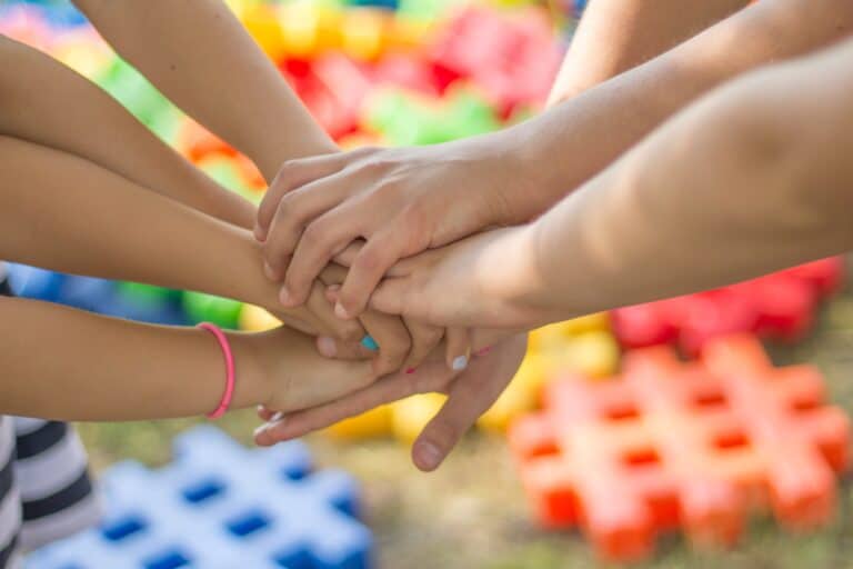 When Aging Parents Need More Support: Resources Families Should Know About